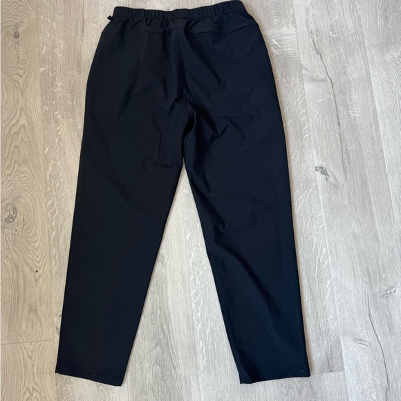Lululemon Luxtreme Mid-Rise Straight-Leg Trouser Black
size M Women’s - Picture 9 of 10